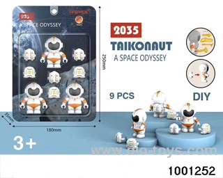 Astronaut+backpack in clam shell