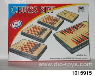 4 in 1 Chess (middle) in color box