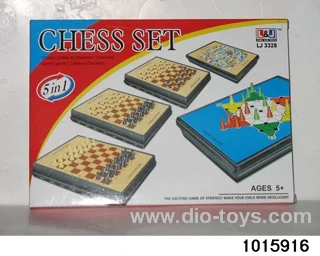 4 in 1 Chess (middle) in color box
