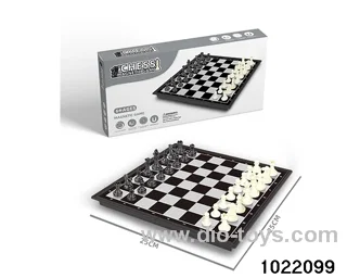 Magnetic Chess in color box