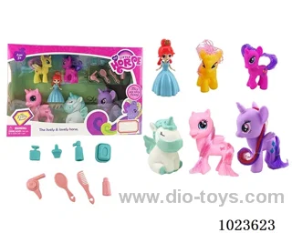 5pcs rubber horses and 1pcs plastic Sophia in window box