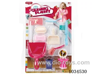 Cleaning tool in blister card