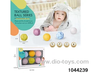 (GCC) six plastic lined balls in window box