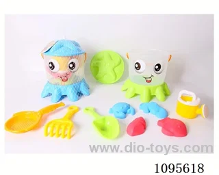 OCTOPUS WITH EXPRESSION OF BEACH BUCKET