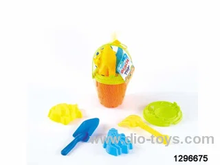6 pieces of beach equipment