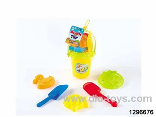 6 pieces of beach equipment