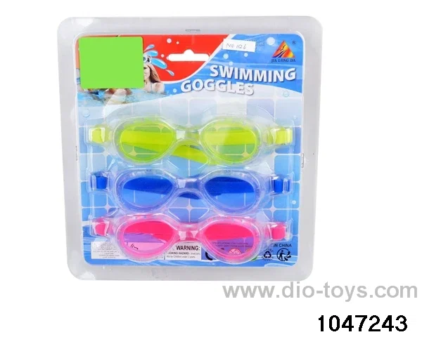 swimming goggles in clam shell