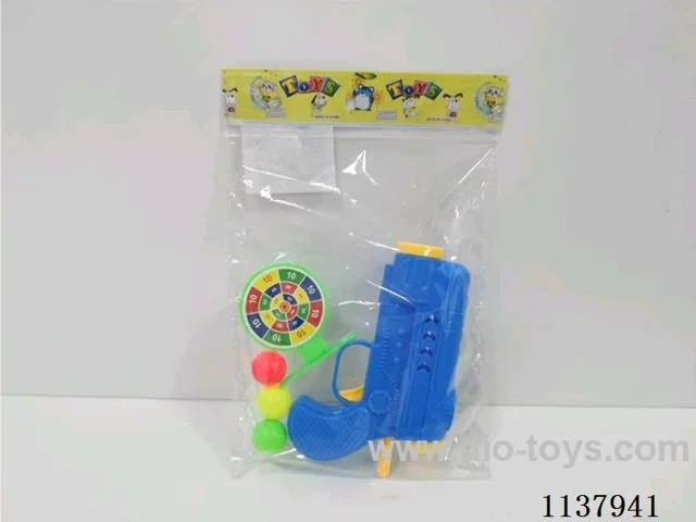 Table tennis gun with target