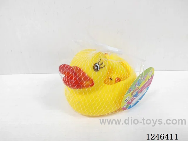 Rubber-moulded medium mother-and-baby ducks