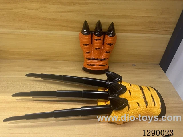 Retractable Tiger Claw  2 Colors